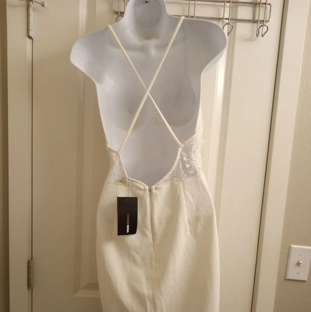 FASHION NOVA - Picture 3 of 4